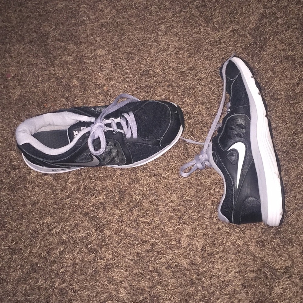 Black Nike Shoes